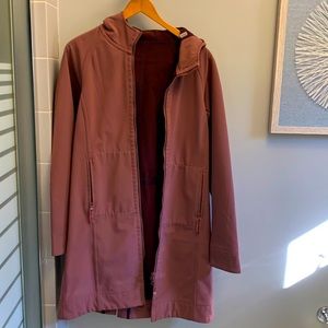 Lululemon Apres Yoga Hooded Rain Coat Rose Plum6 8